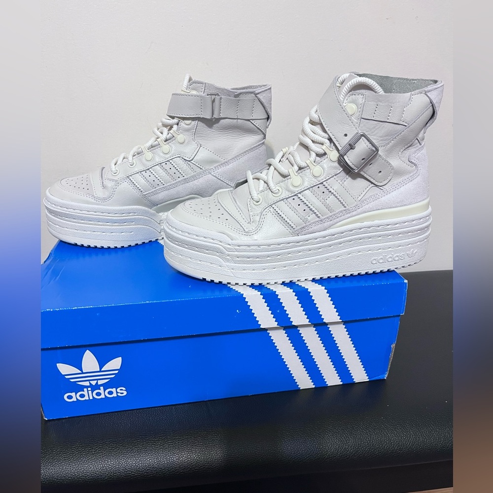 ADIDAS TRIPLE PLATFORM HI
Off White & Cream White